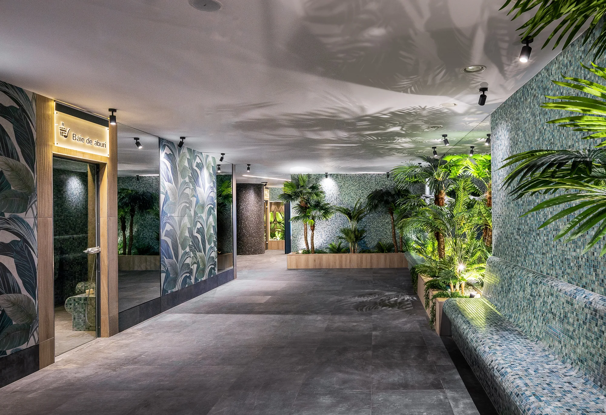 Amenajare interioara comerciala — AMAZONIA AQUAPARK, stil biophilic contemporan, Timisoara. Imagine 6 din 12