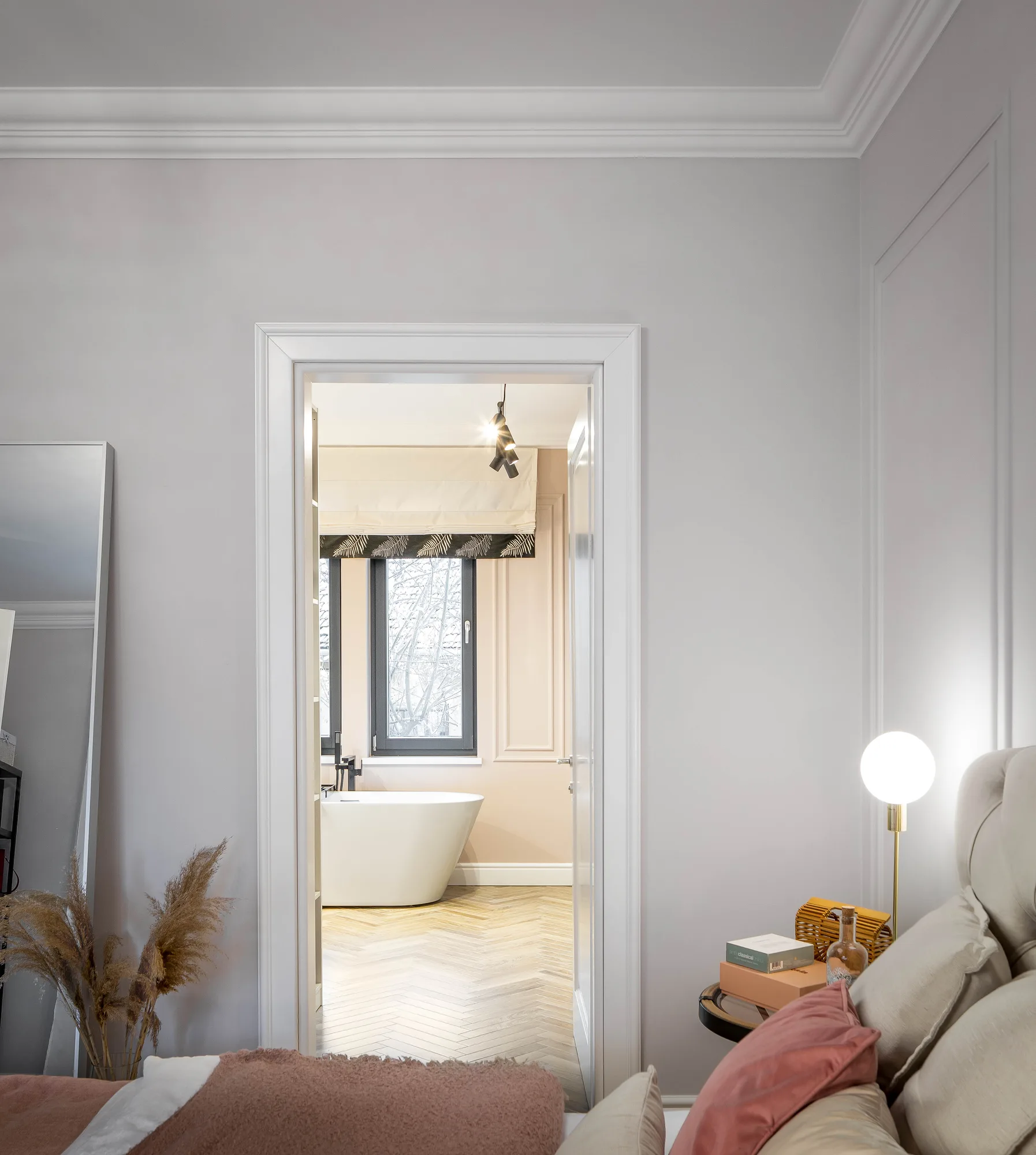 Amenajare interioara rezidentiala — APARTAMENT ELEGANT CU ACCENTE MODERNE, stil contemporan cu influente clasice, Timisoara. Imagine 4 din 14