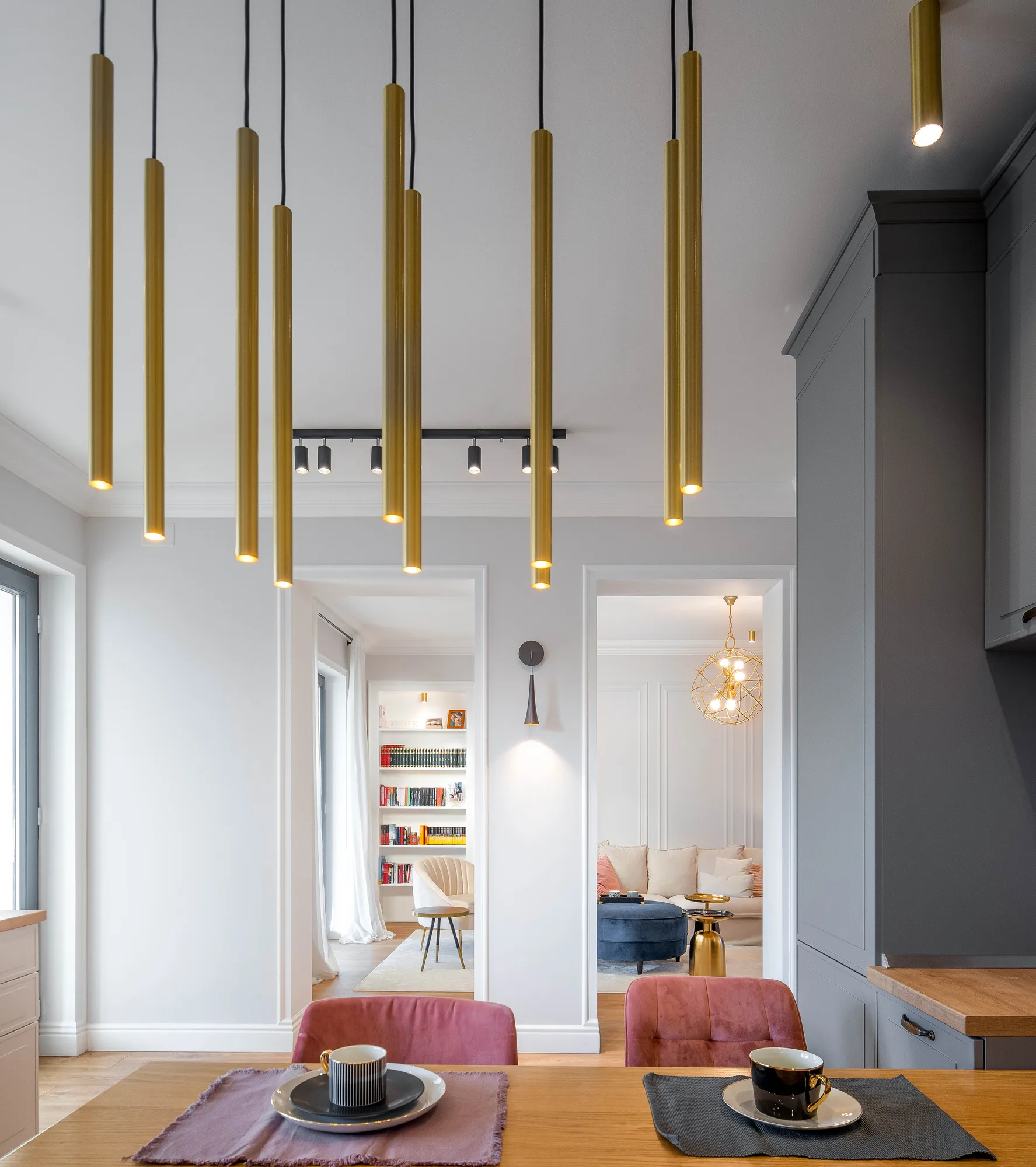 Amenajare interioara rezidentiala — APARTAMENT ELEGANT CU ACCENTE MODERNE, stil contemporan cu influente clasice, Timisoara. Imagine 5 din 14