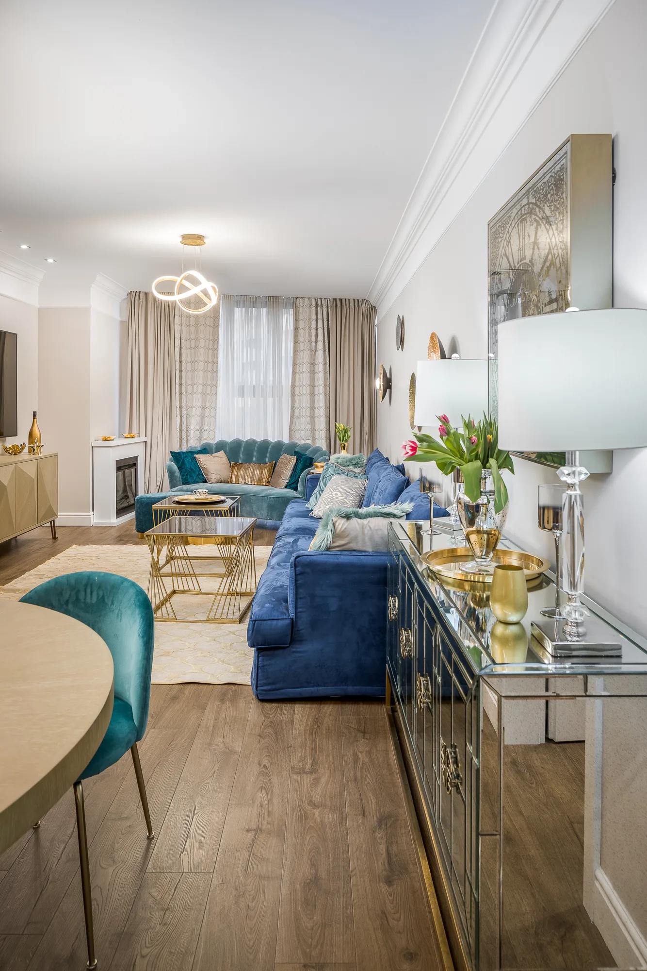Amenajare interioara rezidentiala — APARTAMENT GLAM CONTEMPORAN, stil modern eclectic cu influente glam, Resita. Imagine 2 din 8