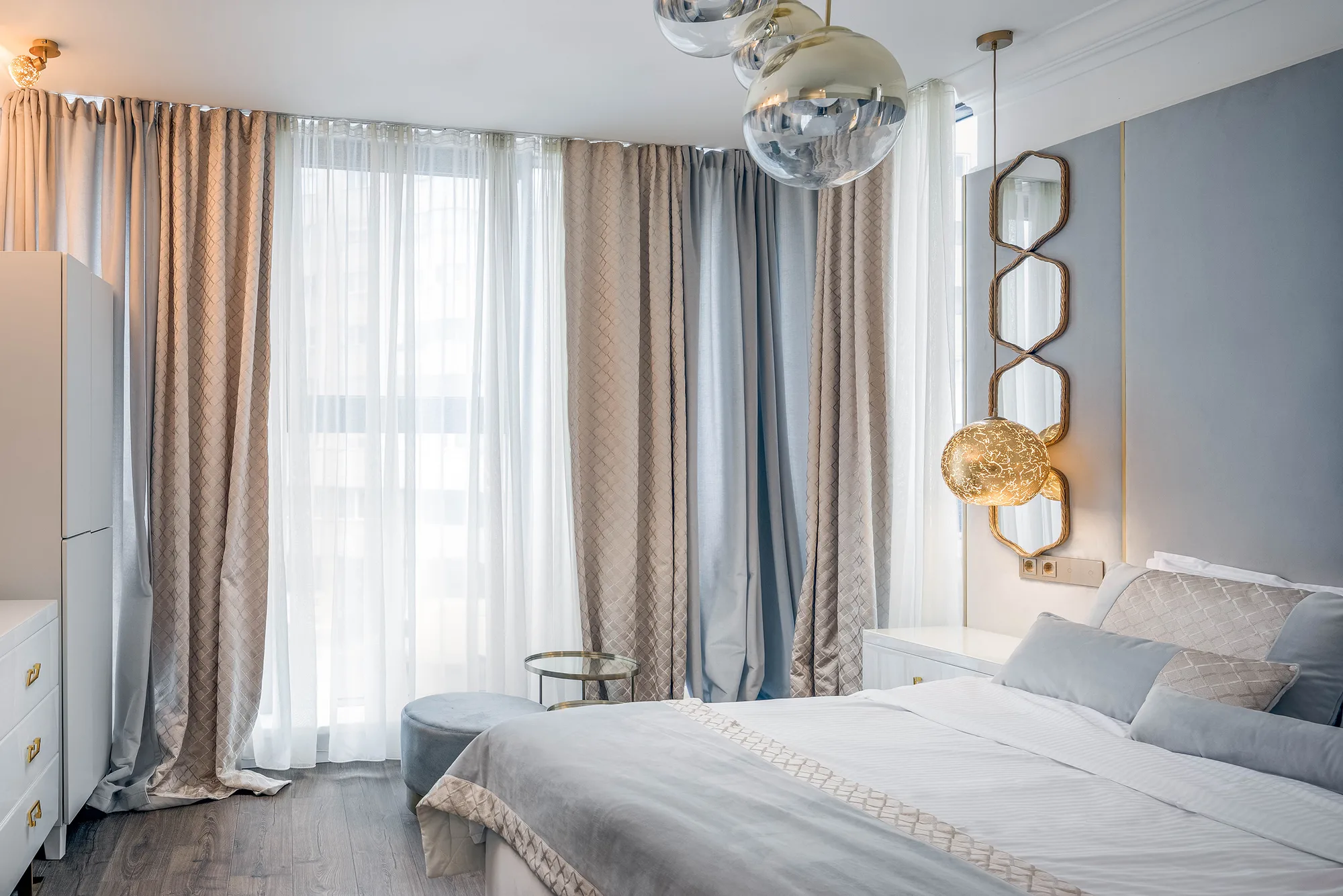 Amenajare interioara rezidentiala — APARTAMENT GLAM CONTEMPORAN, stil modern eclectic cu influente glam, Resita. Imagine 5 din 8