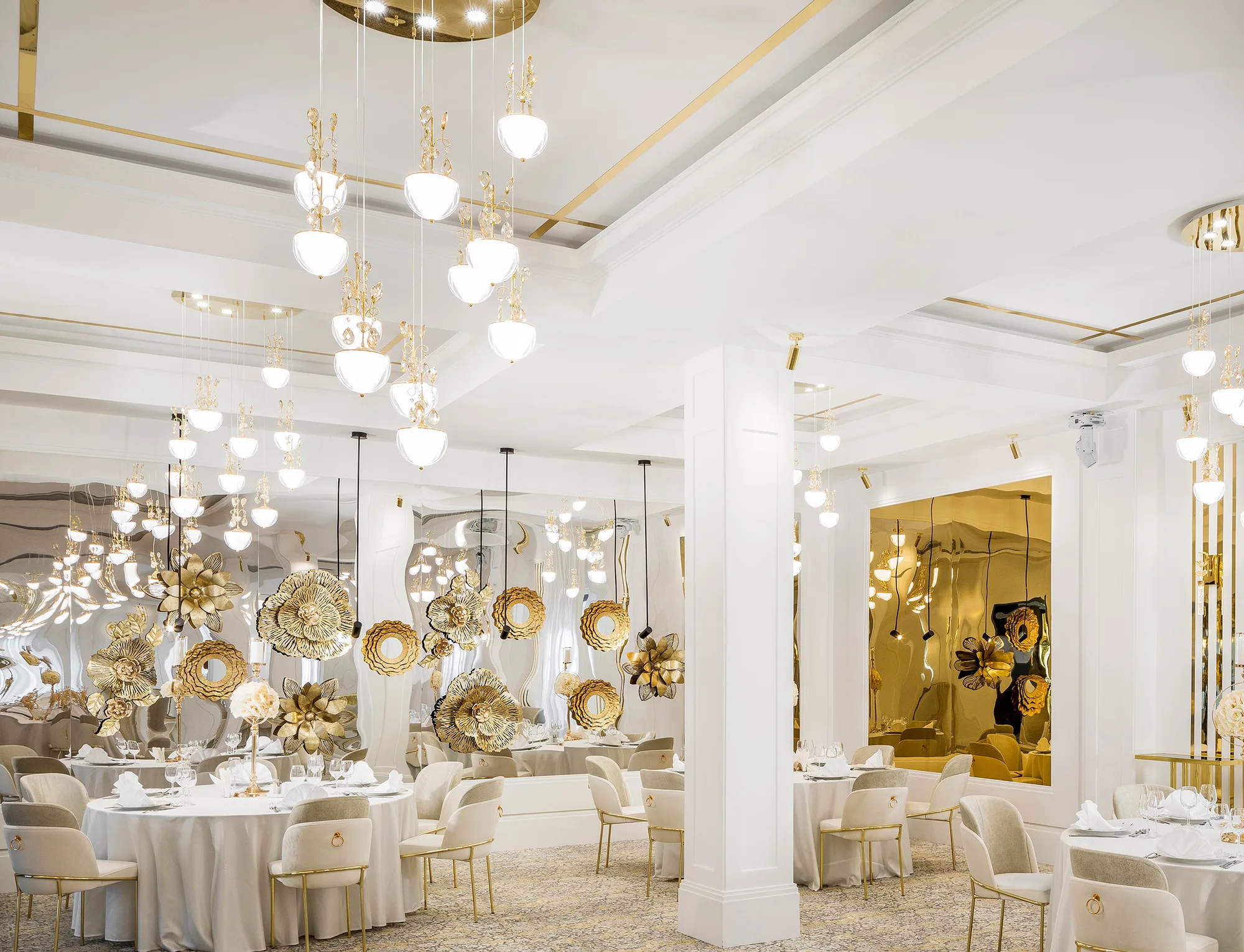 Amenajare interioara comerciala — Restaurant Donna Ana, stil glam, Timisoara. Imagine 2 din 4