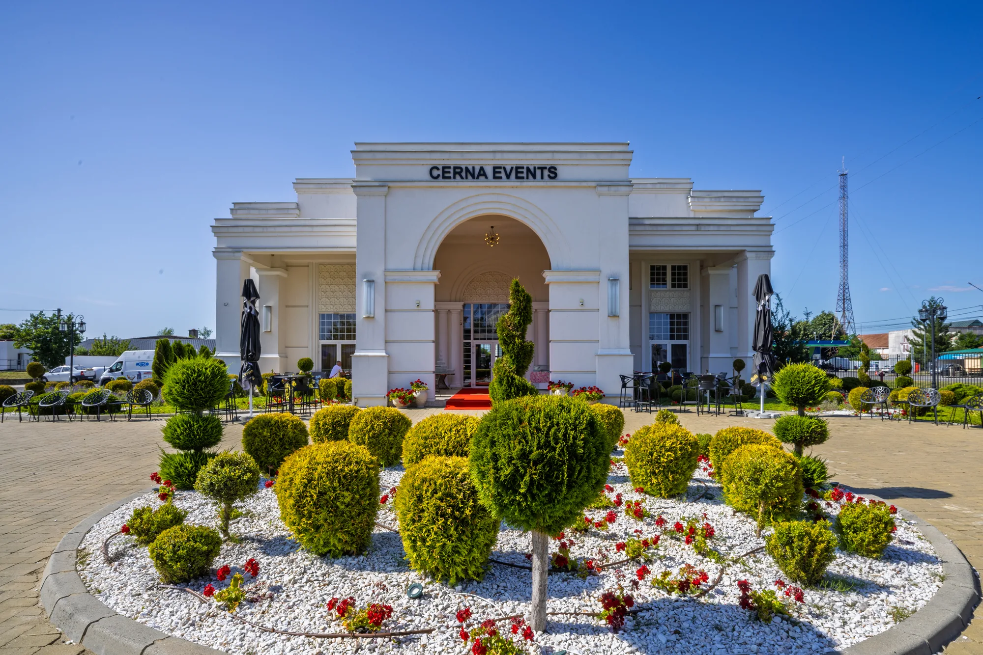 Amenajare interioara comerciala — CERNA EVENTS, stil neoclasic, Caransebes. Imagine 1 din 8