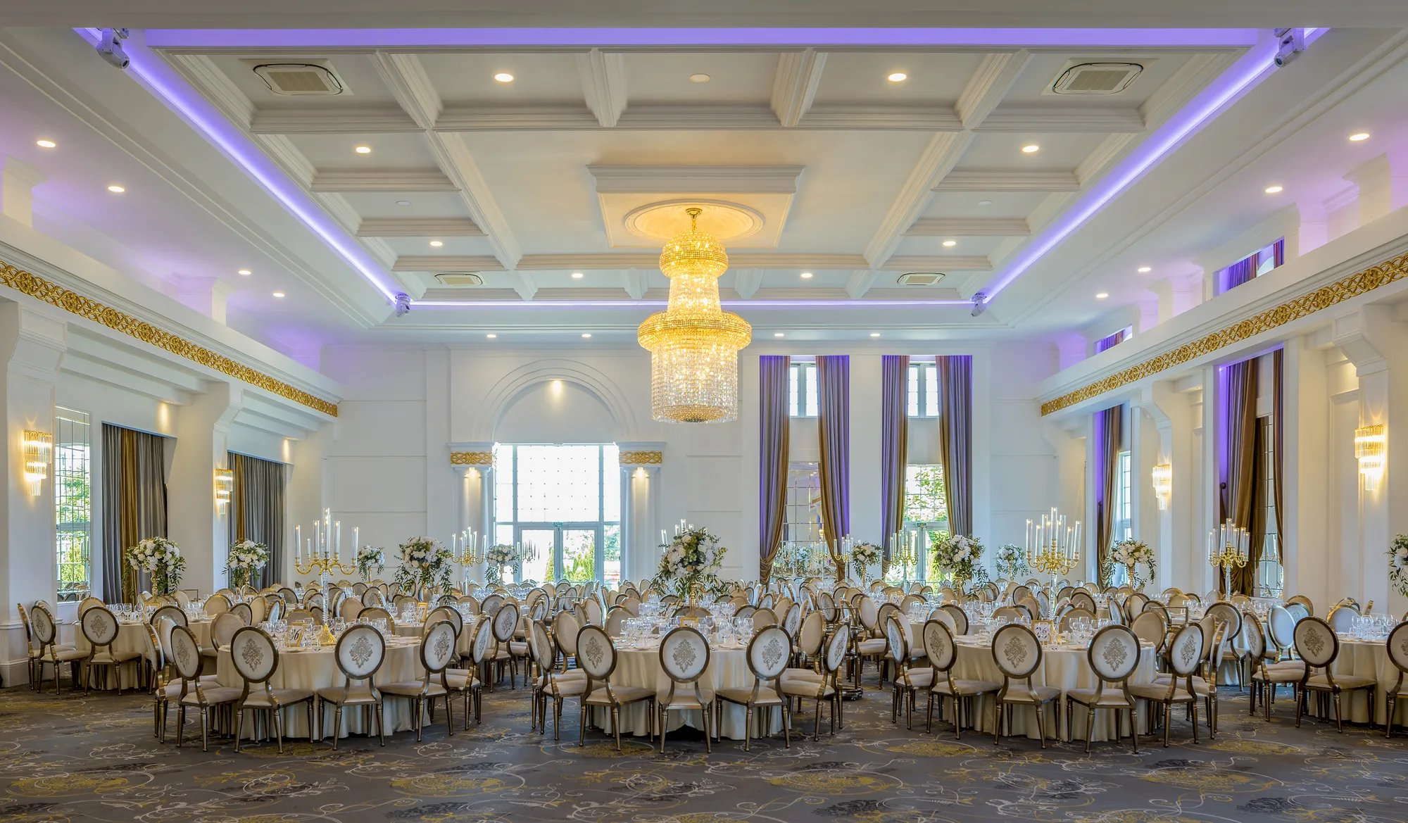 Amenajare interioara comerciala — CERNA EVENTS, stil neoclasic, Caransebes. Imagine 3 din 8