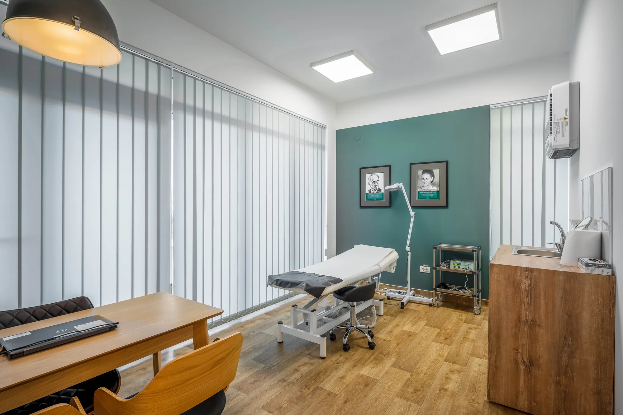 Amenajare interioara comerciala — CLINICA MEDICALA MEDICI’S DUMBRAVITA, stil contemporan, Dumbravita, jud Timis. Imagine 2 din 11