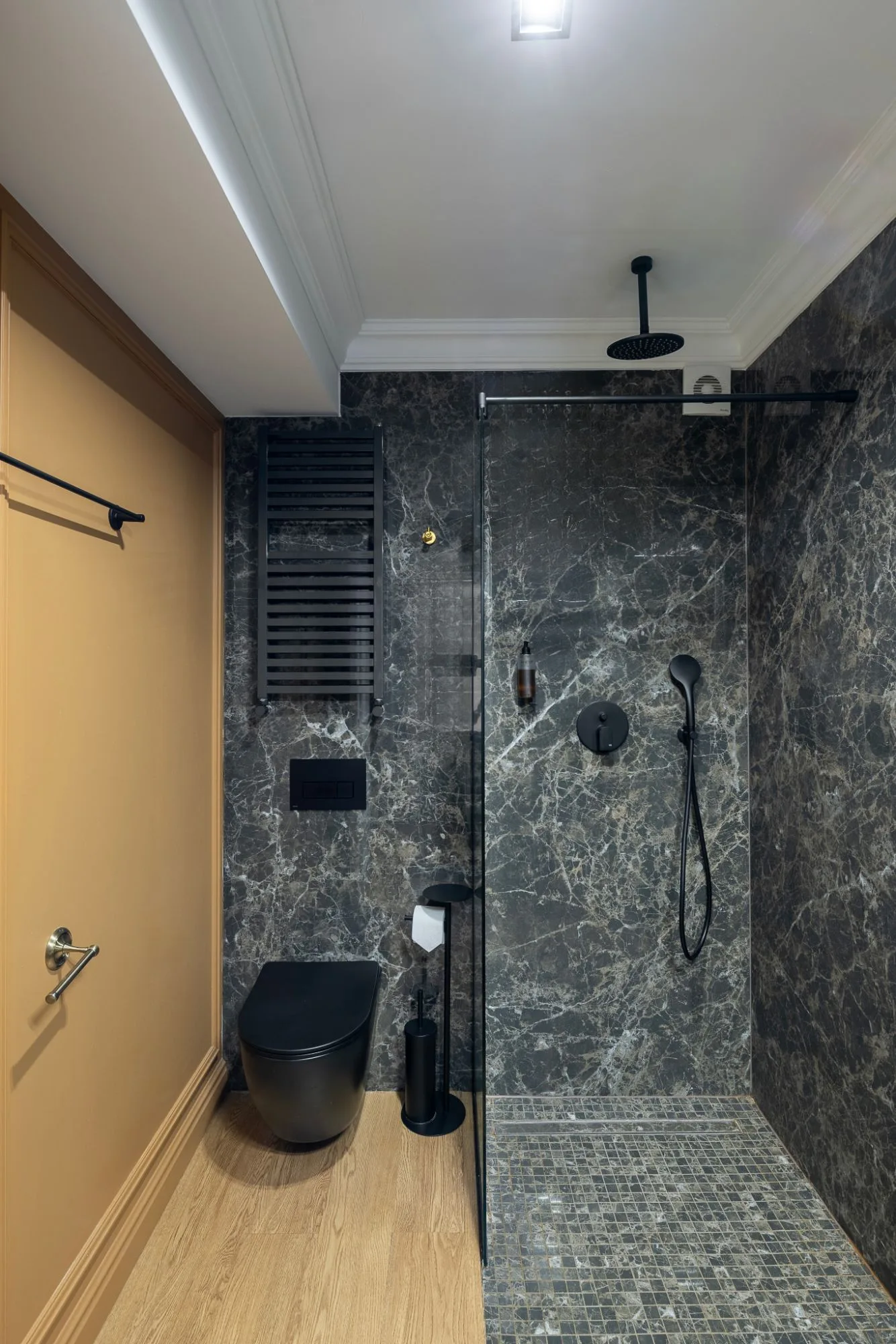 Amenajare interioara comerciala — COSMOPOLITAN BOUTIQUE HOTEL, stil contemporan cu accente maximaliste, Timisoara. Imagine 5 din 6