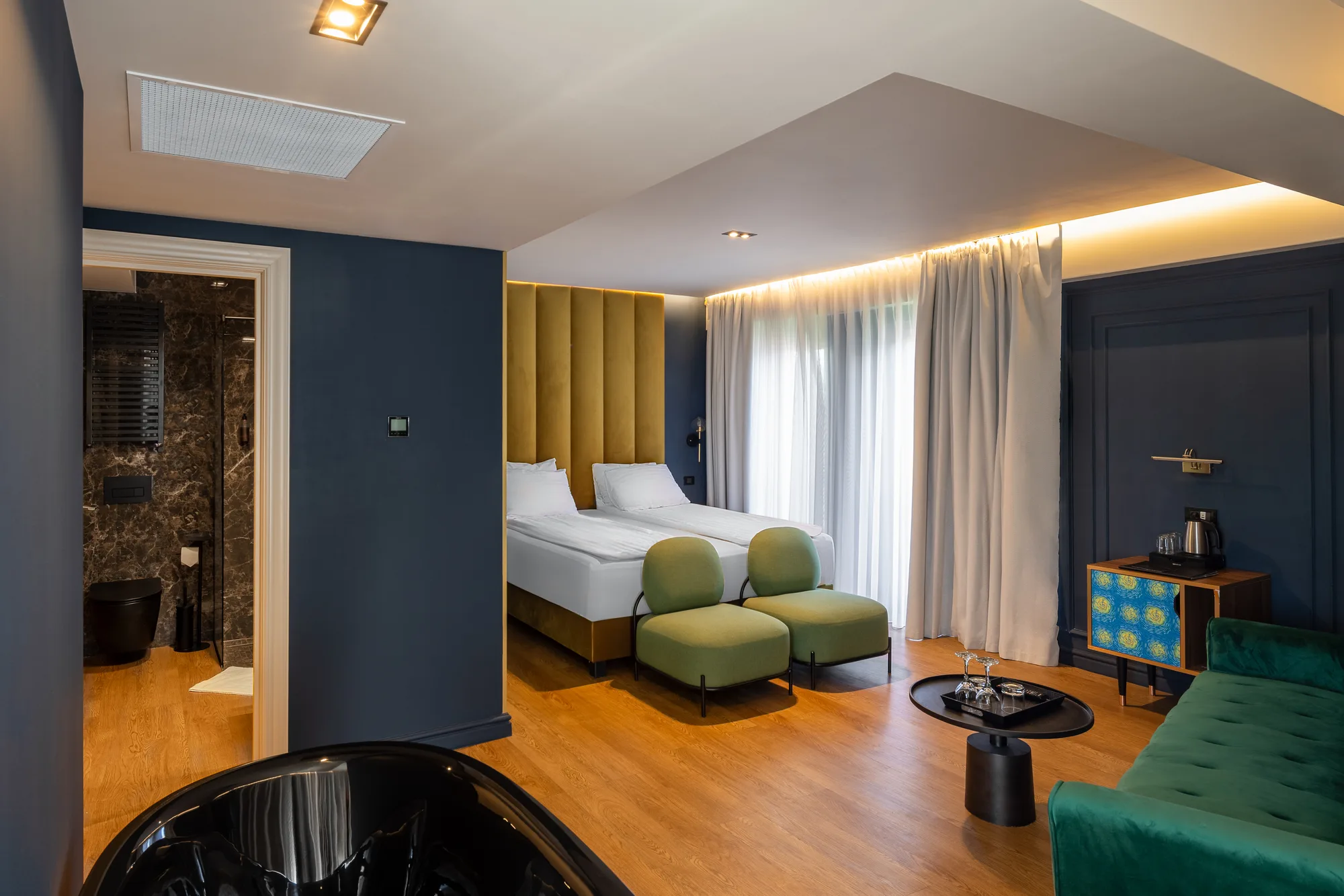 Amenajare interioara comerciala — COSMOPOLITAN BOUTIQUE HOTEL, stil contemporan cu accente maximaliste, Timisoara. Imagine 6 din 6
