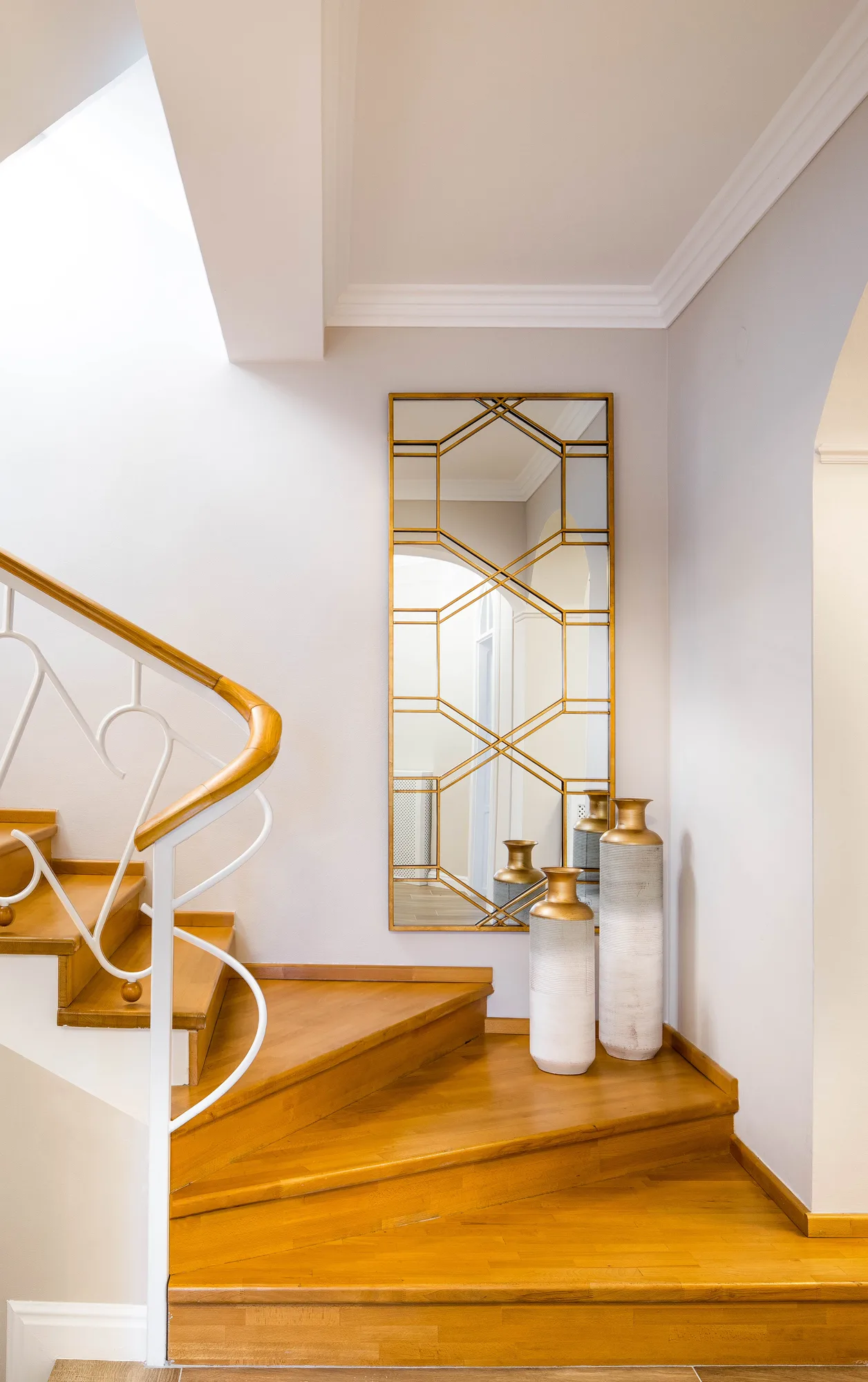 Amenajare interioara rezidentiala — VILA CLASICA CONTEMPORANA, stil clasic colorat, Timisoara. Imagine 4 din 11