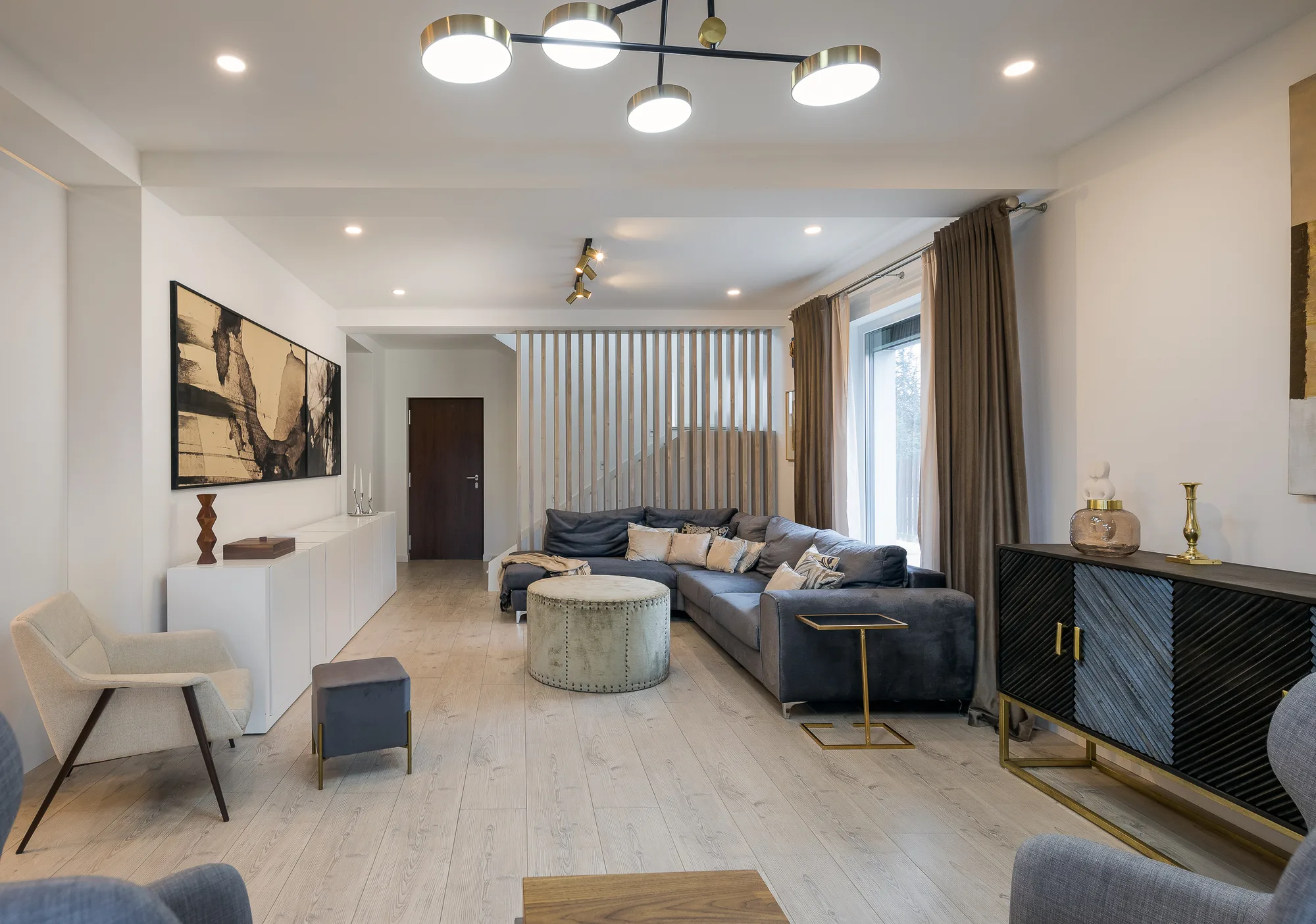 Amenajare interioara rezidentiala — VILA MODERNA MINIMALISTA, stil minimalist, Timisoara. Imagine 1 din 9