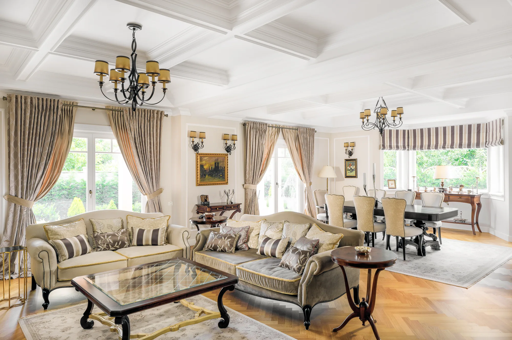 Amenajare interioara rezidentiala — VILA ELEGANTA CU INFLUENTE NEOCLASICE, stil elegant cu influente neoclasice, Timisoara. Imagine 2 din 5