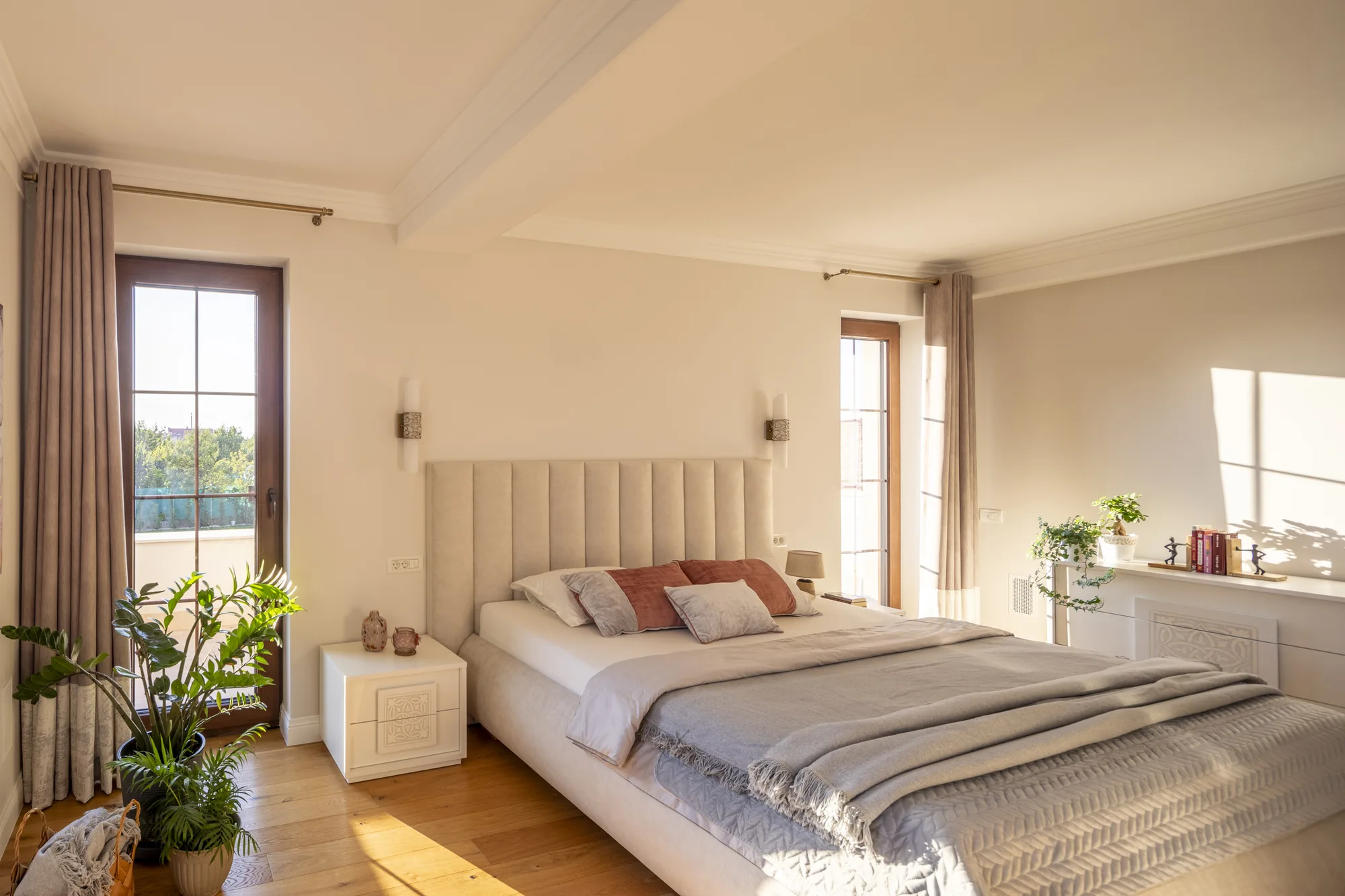 Amenajare interioara rezidentiala — Vila eleganta si calda, in stil contemporan, stil clasic cu accente moderne, Timisoara. Imagine 7 din 10