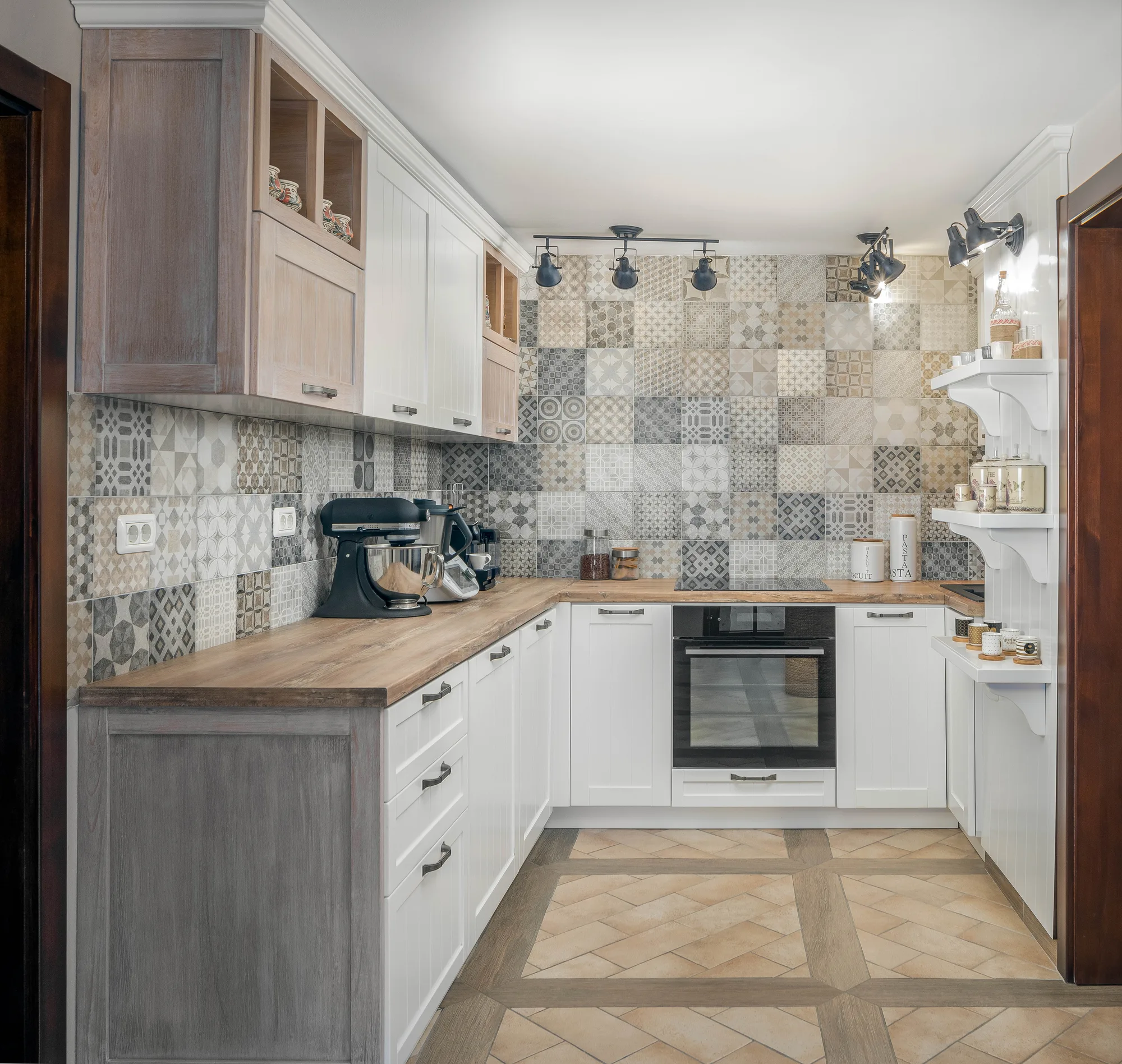 Amenajare interioara rezidentiala — Restructurare casa veche, peste 100 de ani vechime, stil rustic-elegant, traditie banateana, Garana, jud. Caras-Severin. Imagine 5 din 9