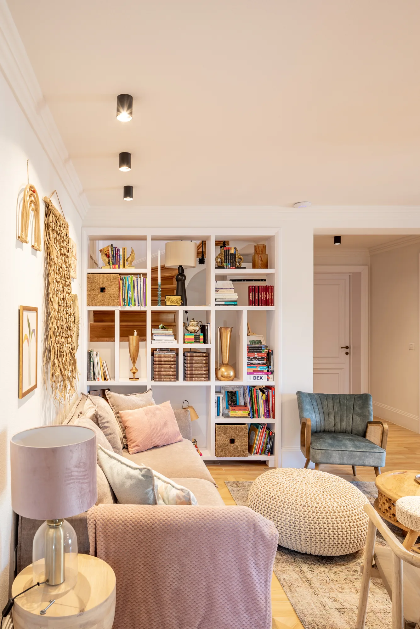 Amenajare interioara rezidentiala — VILA FARMHOUSE RUSTIC, stil farmhouse rustic, Baia de Arama, jud Mehedinti. Imagine 4 din 12