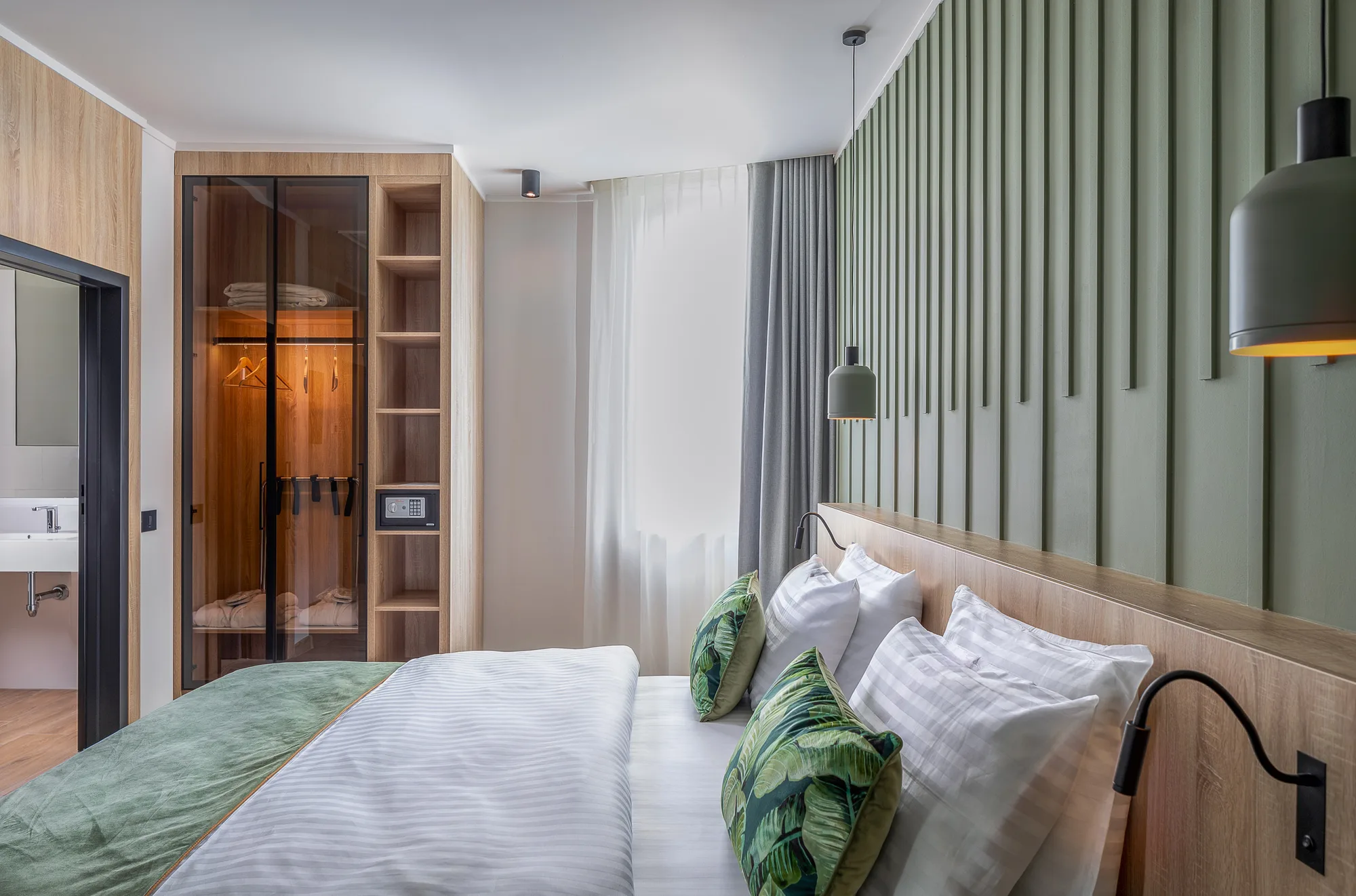 Amenajare interioara comerciala — HOTEL AMAZONIA, stil biophilic contemporan, Timisoara. Imagine 4 din 11