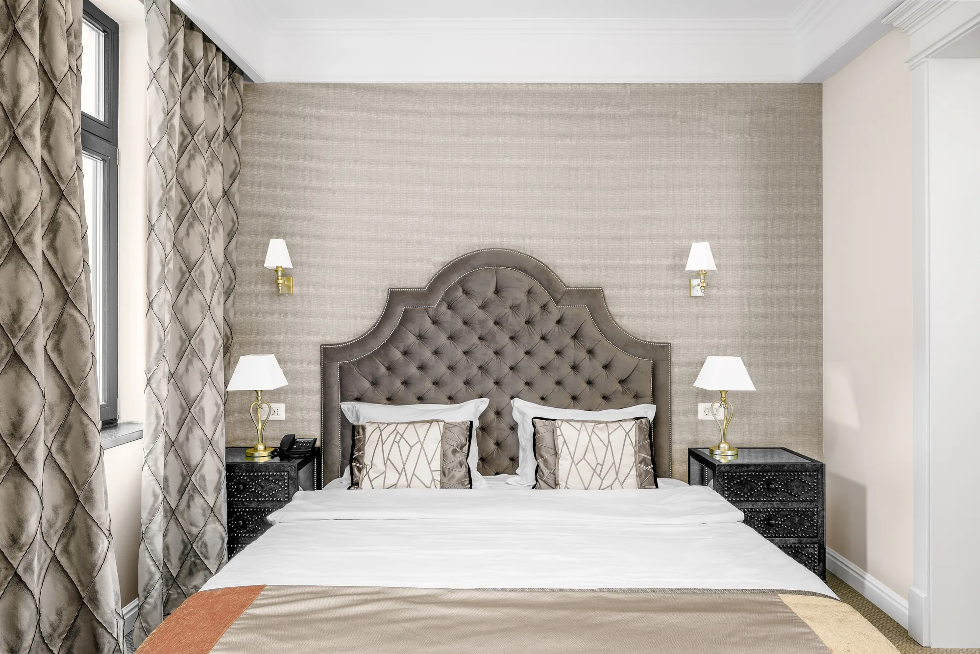 Amenajare interioara comerciala — HOTEL VERSAY, stil clasic, Baile Herculane. Imagine 9 din 16