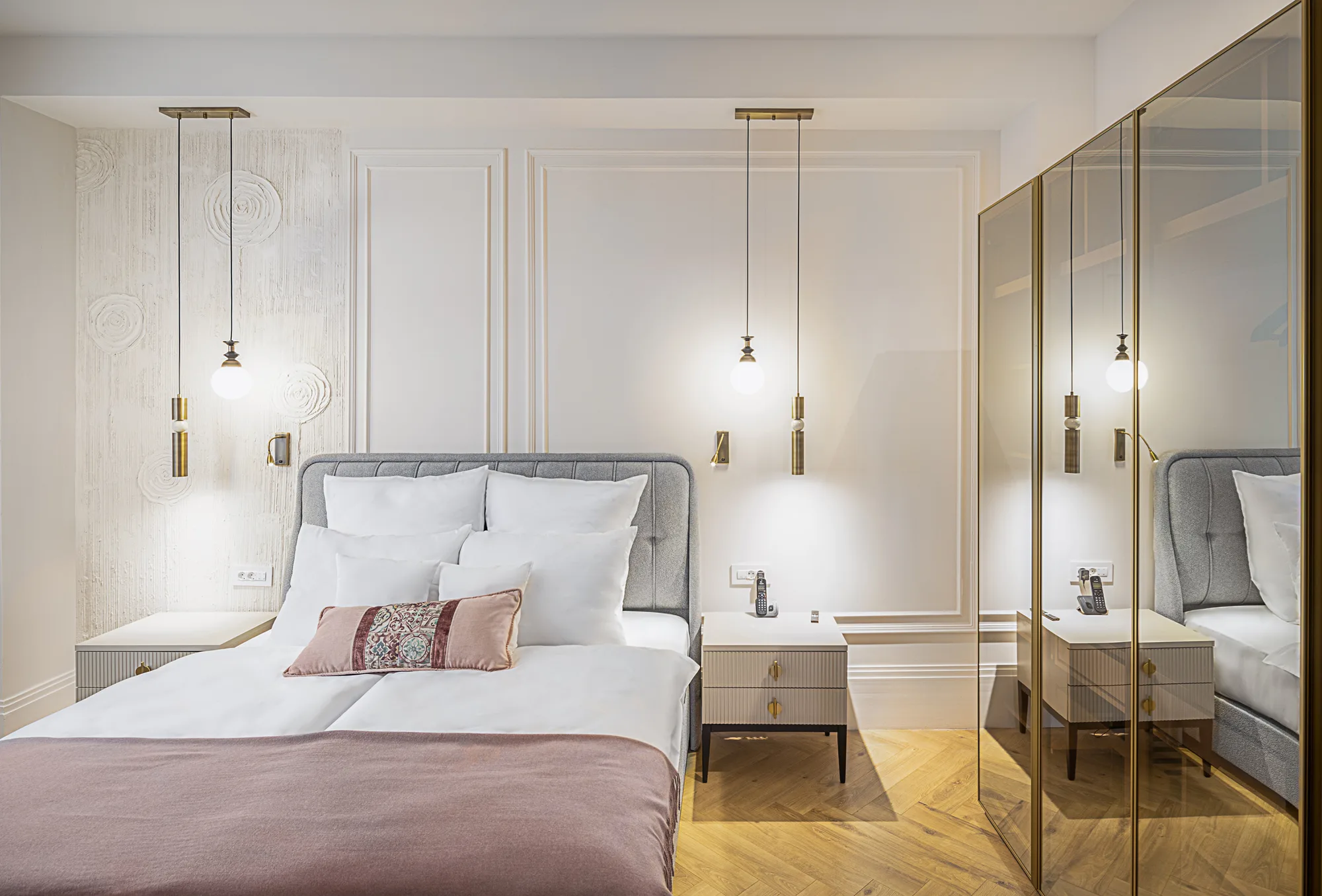 Amenajare interioara comerciala — HOTEL ZET, stil glam contemporan, Timisoara. Imagine 1 din 12
