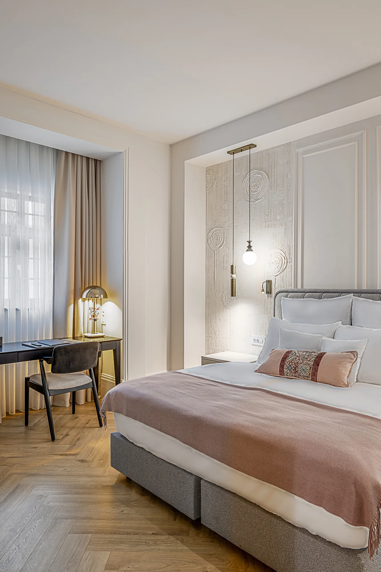 Amenajare interioara comerciala — HOTEL ZET, stil glam contemporan, Timisoara. Imagine 3 din 12