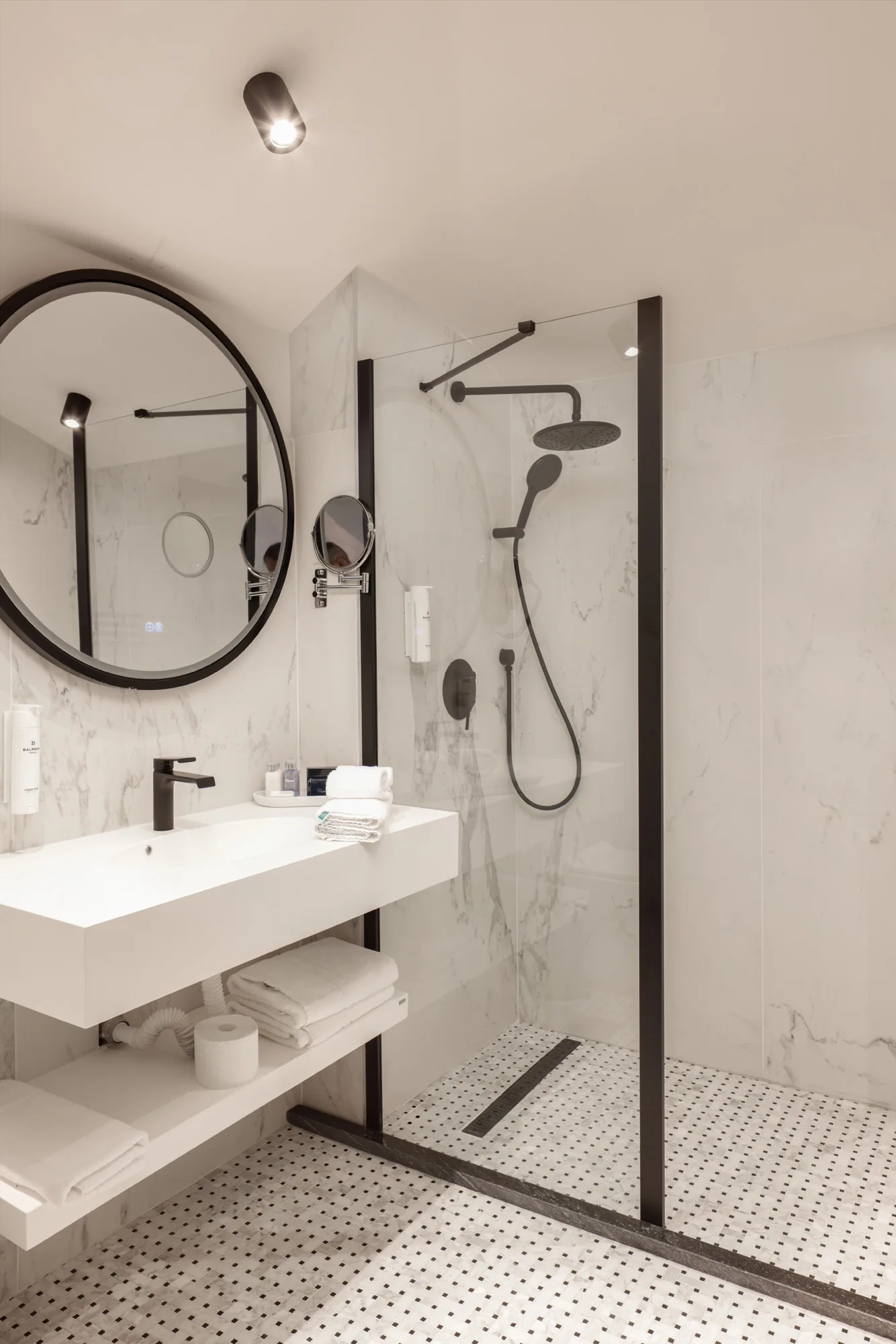 Amenajare interioara comerciala — HOTEL ZET, stil glam contemporan, Timisoara. Imagine 4 din 12