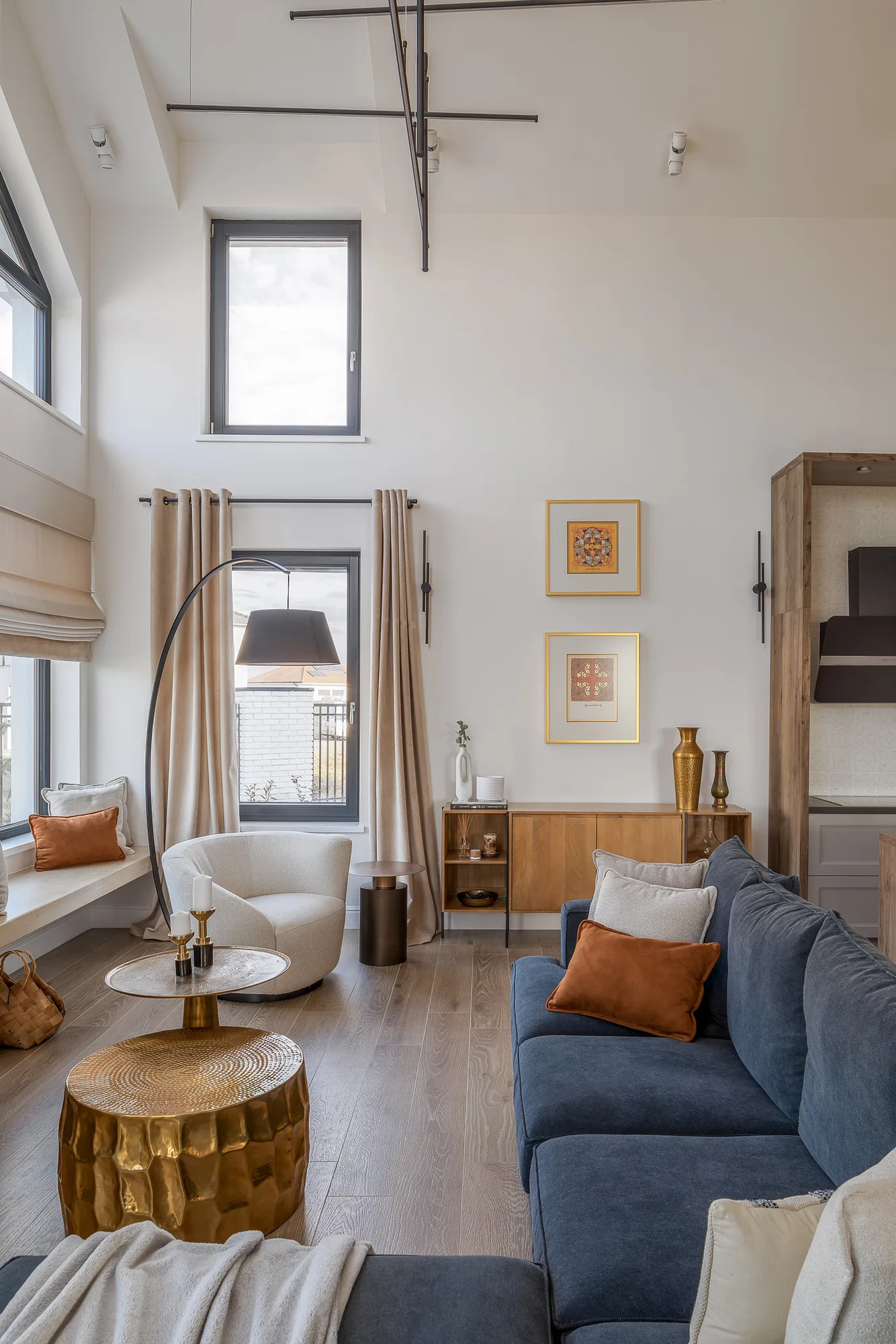 Amenajare interioara rezidentiala — VILA MODERNA CU INFLUENTE SCANDINAVE, stil modern, Timisoara. Imagine 3 din 15