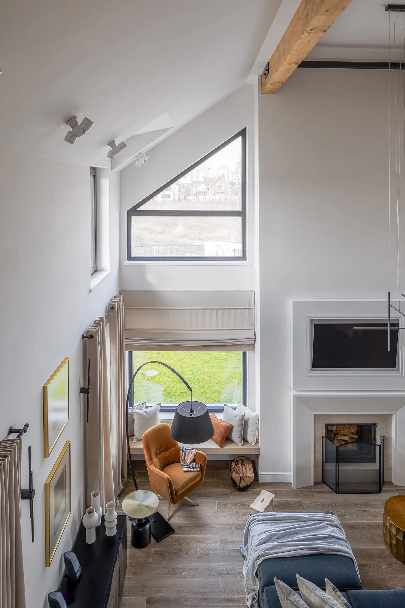 Amenajare interioara rezidentiala — VILA MODERNA CU INFLUENTE SCANDINAVE, stil modern, Timisoara. Imagine 5 din 15