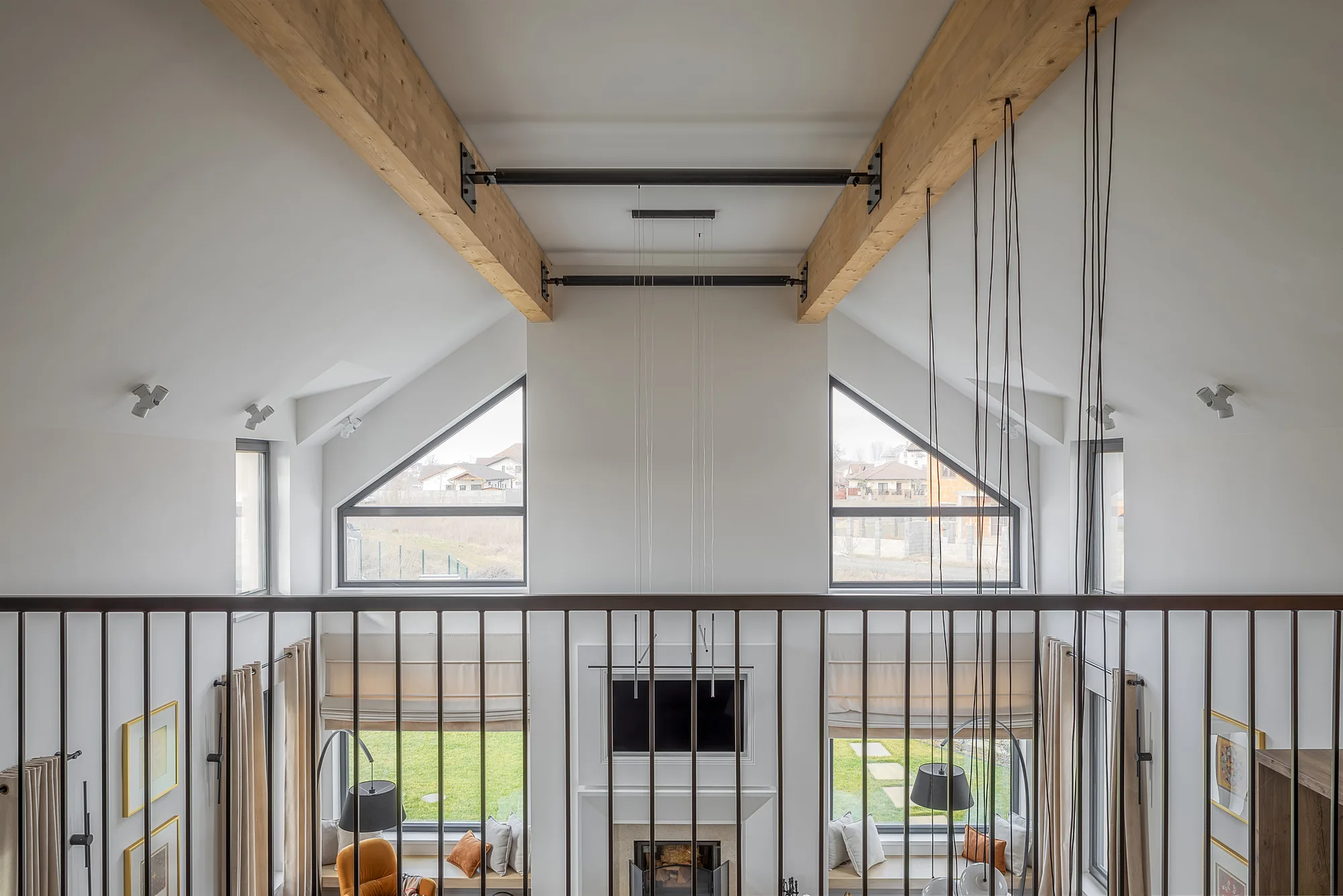 Amenajare interioara rezidentiala — VILA MODERNA CU INFLUENTE SCANDINAVE, stil modern, Timisoara. Imagine 8 din 15