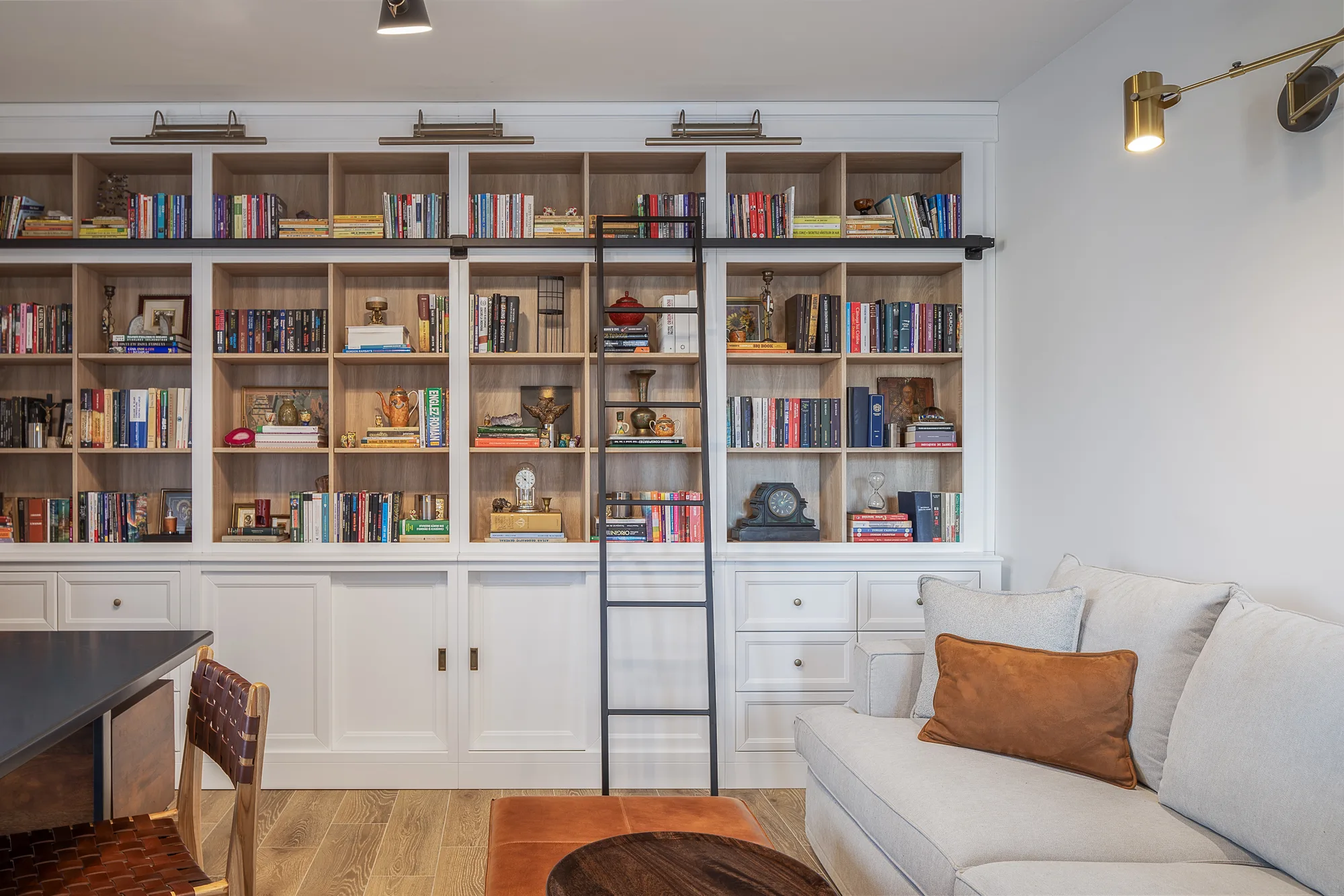 Amenajare interioara rezidentiala — VILA MODERNA CU INFLUENTE SCANDINAVE, stil modern, Timisoara. Imagine 12 din 15