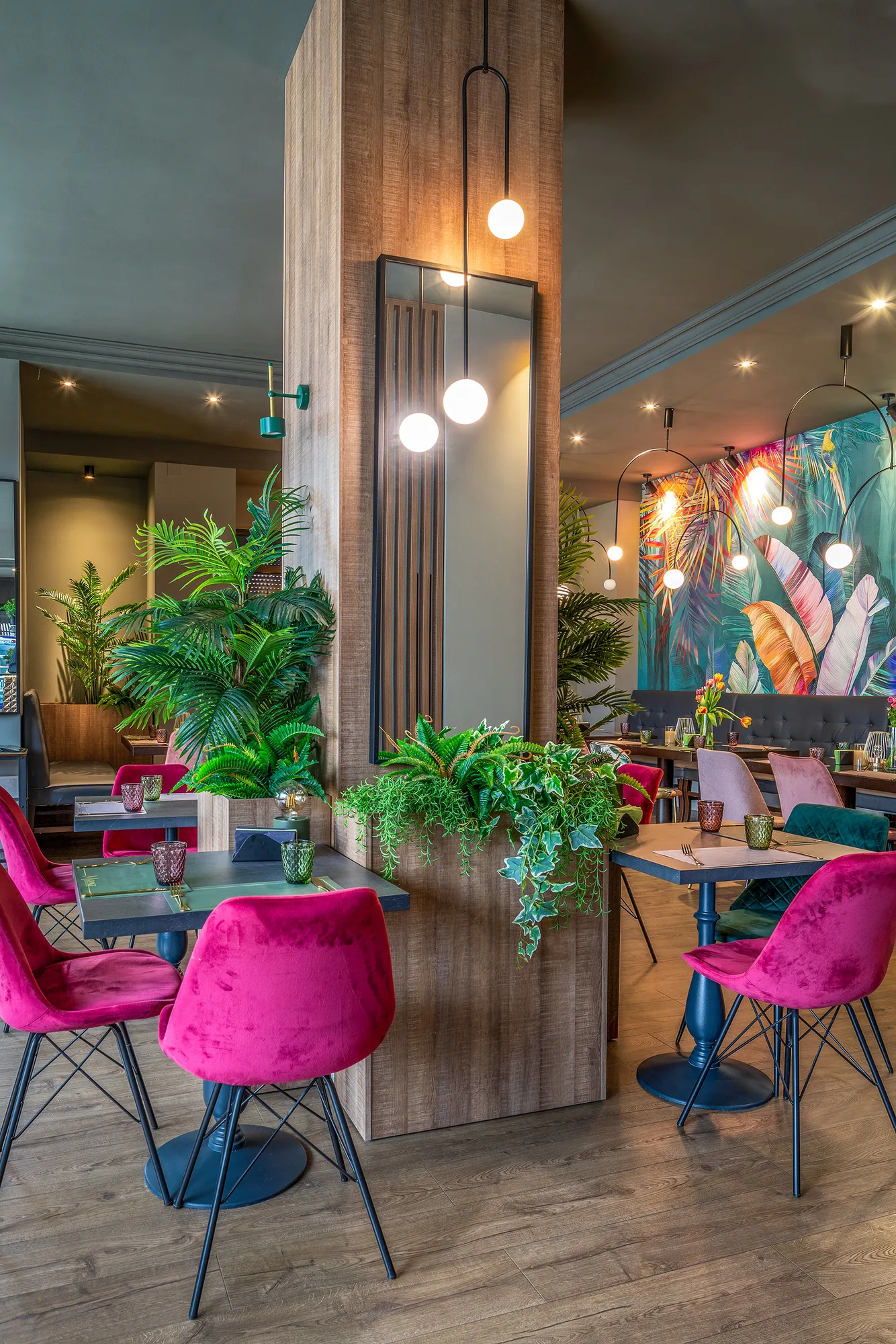 Amenajare interioara comerciala — M LOUNGE MEDITERRANEAN, stil modern, Resita. Imagine 3 din 4
