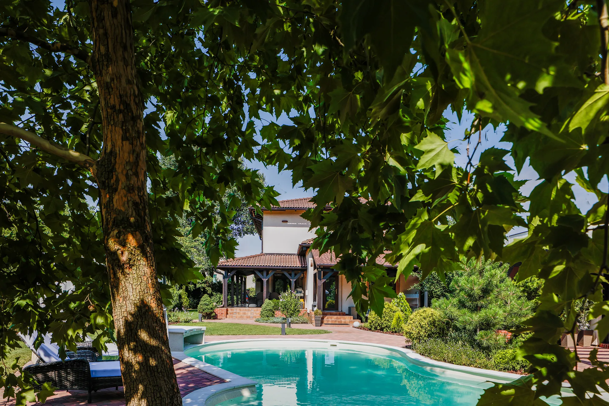 Amenajare exterioara — GRADINA CU ACCENTE RUSTICE, stil italian, Timisoara. Imagine 4 din 15
