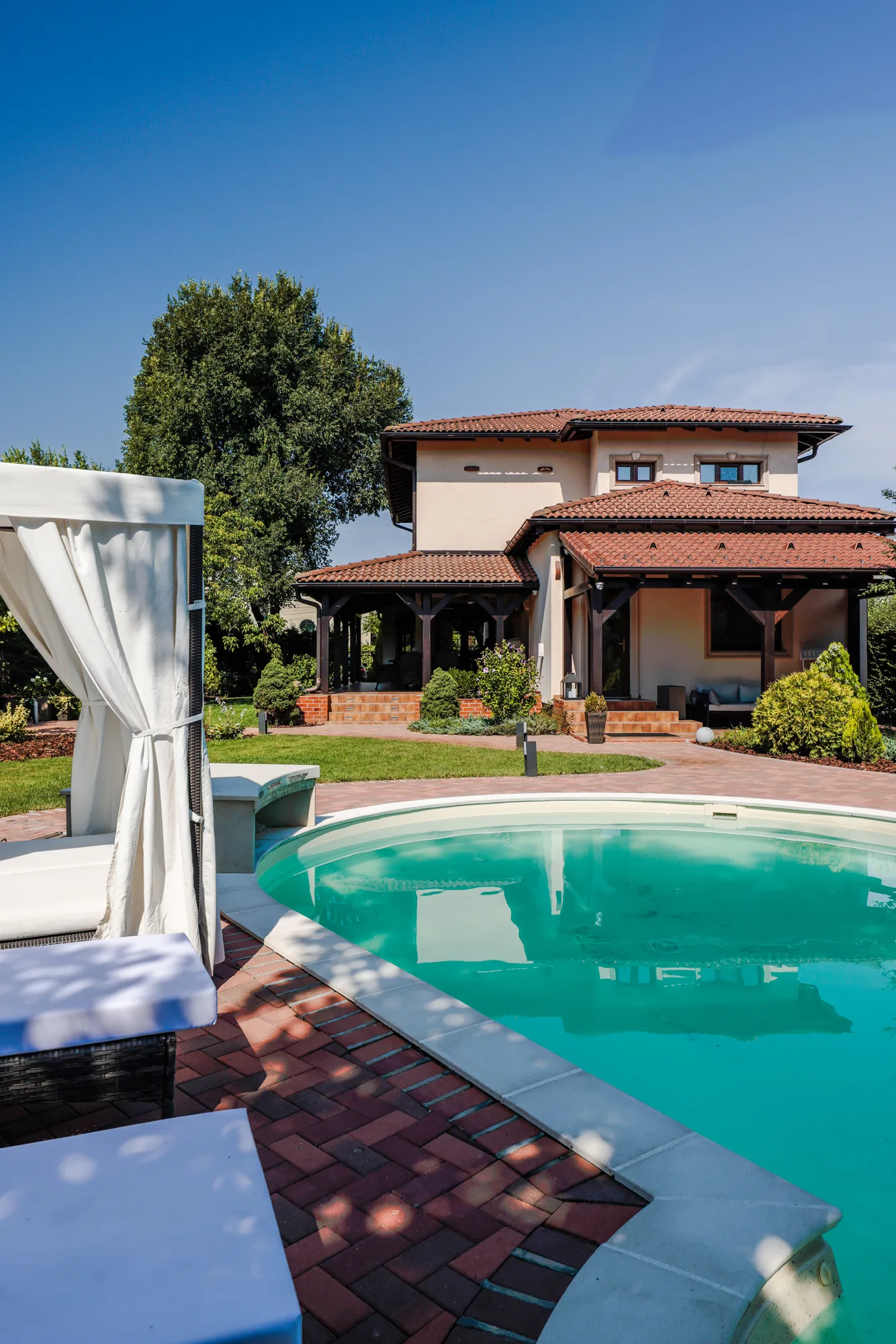 Amenajare exterioara — GRADINA CU ACCENTE RUSTICE, stil italian, Timisoara. Imagine 6 din 15