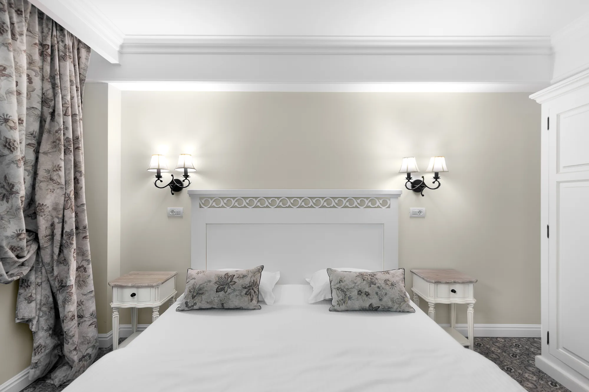 Amenajare interioara comerciala — PENSIUNEA DIMITRIOS, stil rustic elegant, Baile Herculane. Imagine 3 din 9