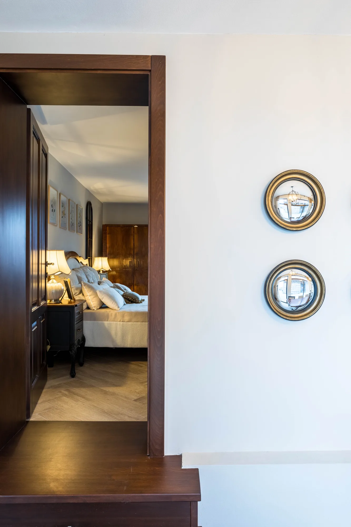 Amenajare interioara rezidentiala — Casa de familie – rafinament rustic cu influente clasice, stil rustic elegant, Garana, jud Caras. Imagine 11 din 14