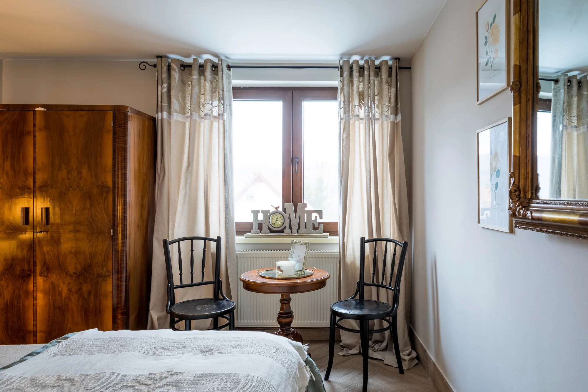 Amenajare interioara rezidentiala — Casa de familie – rafinament rustic cu influente clasice, stil rustic elegant, Garana, jud Caras. Imagine 12 din 14
