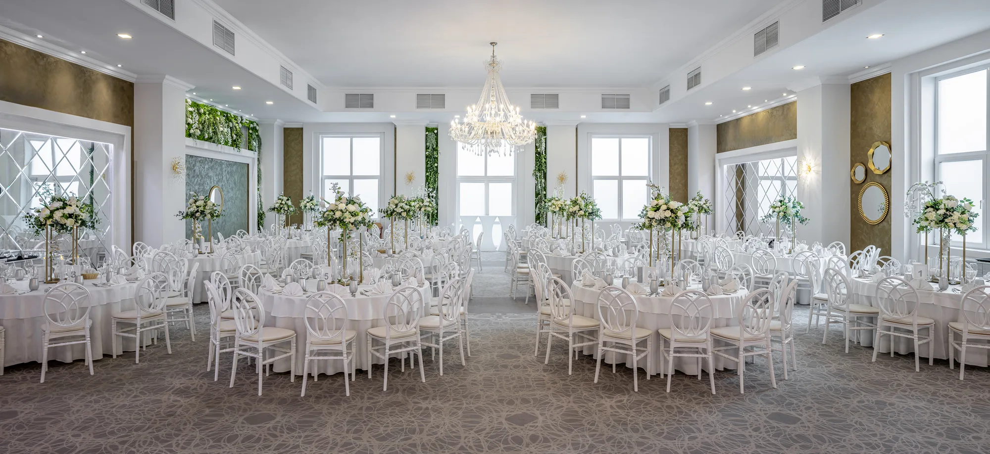 Amenajare interioara comerciala — ROGGE BALLROOM, stil luxury, Resita. Imagine 5 din 5