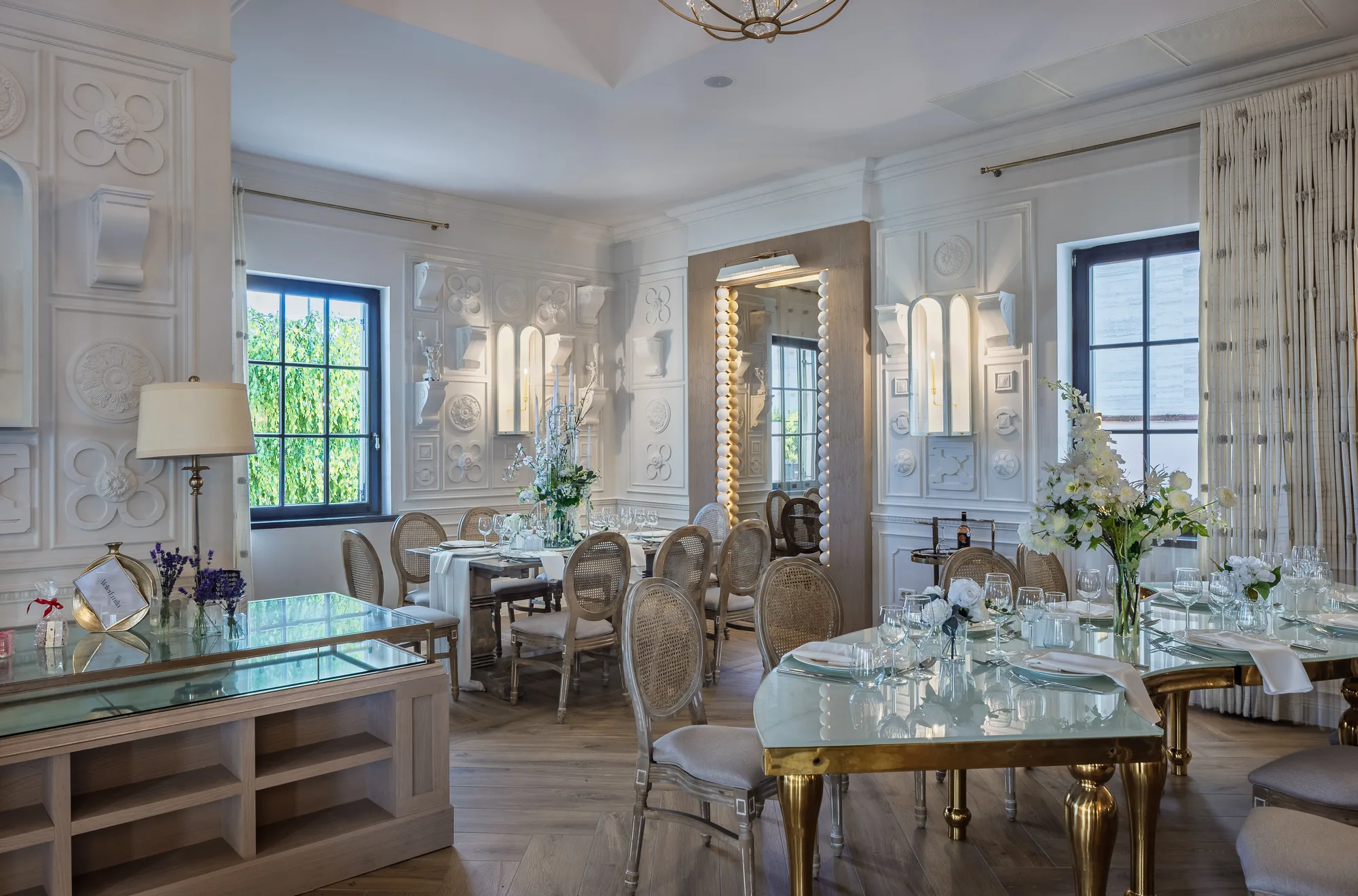 Amenajare interioara comerciala — SALON VALERY, stil clasic reinterpretat, Mosnita Noua, jud. Timis. Imagine 3 din 15