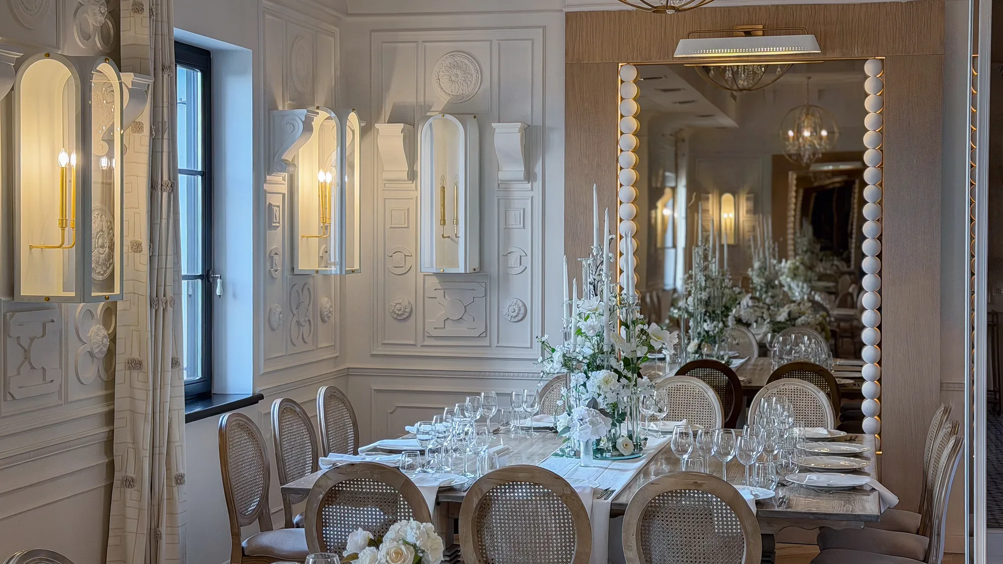 Amenajare interioara comerciala — SALON VALERY, stil clasic reinterpretat, Mosnita Noua, jud. Timis. Imagine 9 din 15