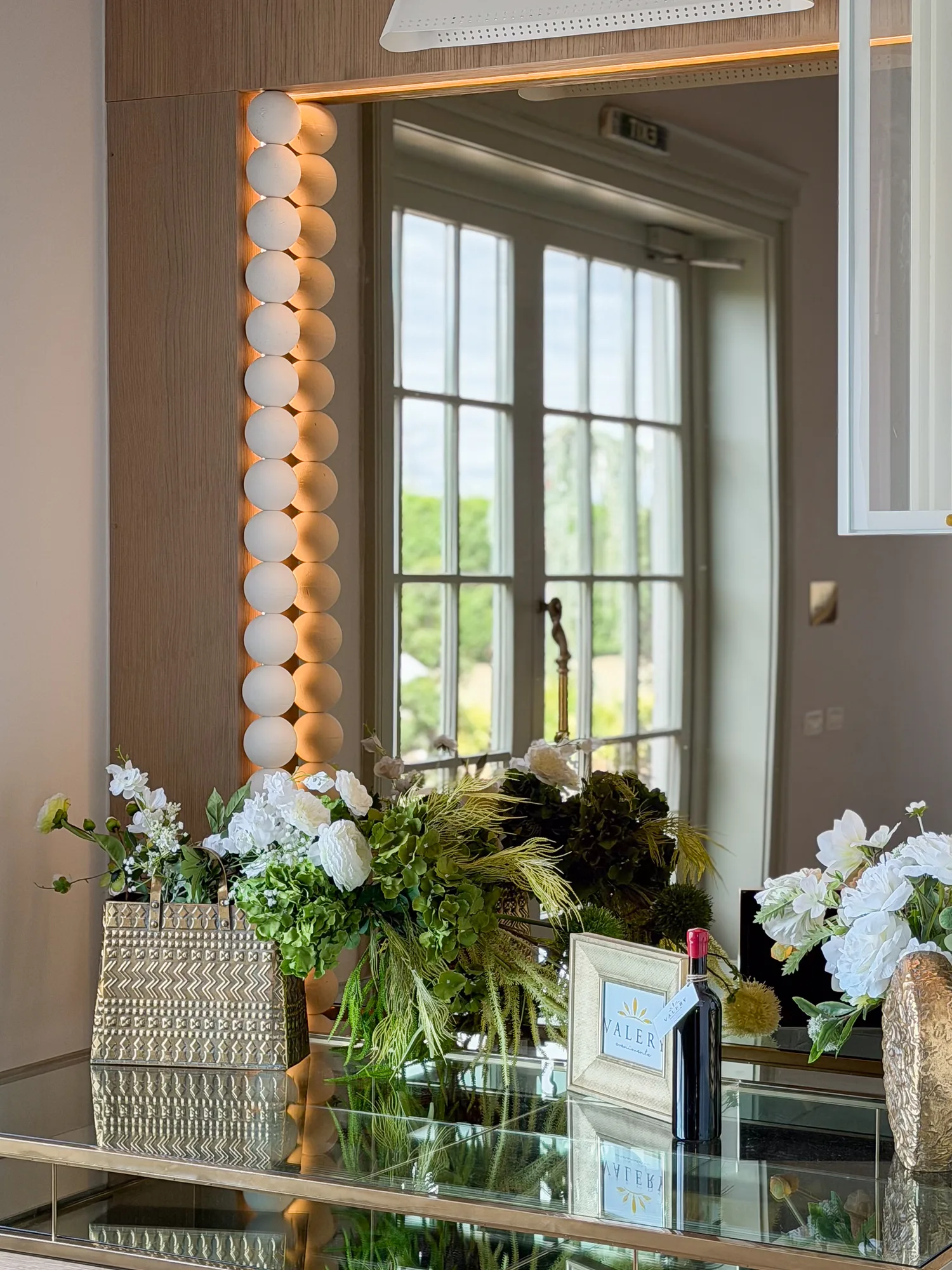 Amenajare interioara comerciala — SALON VALERY, stil clasic reinterpretat, Mosnita Noua, jud. Timis. Imagine 12 din 15