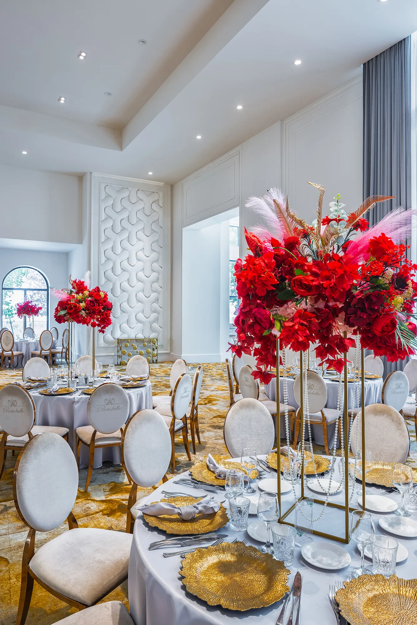 Amenajare interioara comerciala — Portobello Ballroom, stil glam, Craiova. Imagine 4 din 15