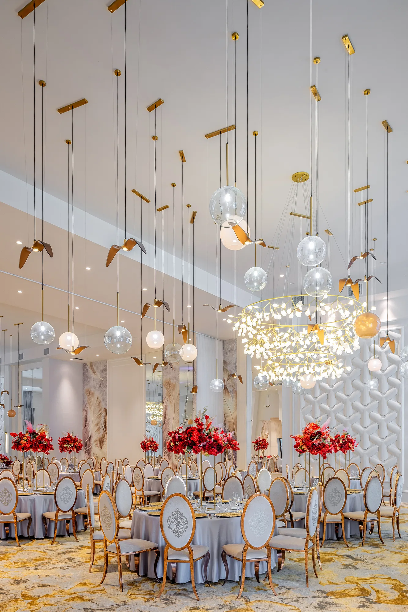 Amenajare interioara comerciala — Portobello Ballroom, stil glam, Craiova. Imagine 5 din 15